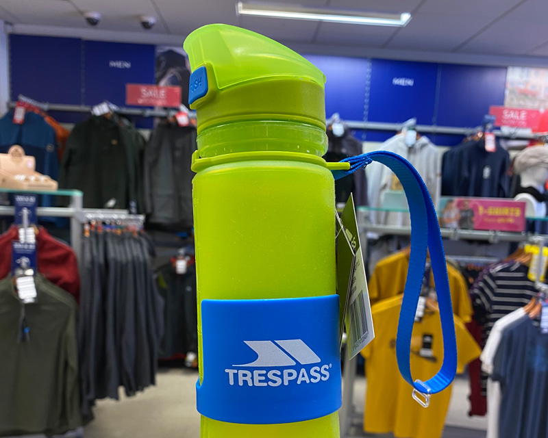 Foldable silicone water bottle with carry handle handle from Trespass